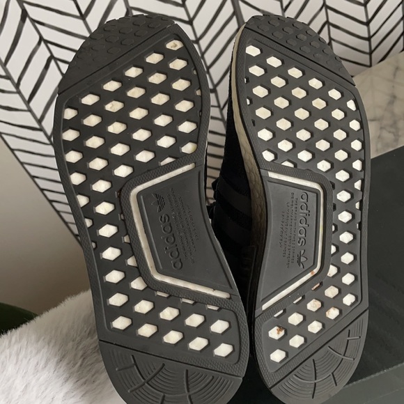 Adidas NMD R1 - Picture 6 of 8